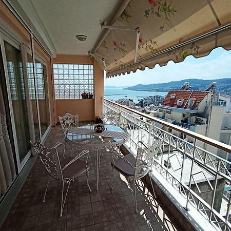 Golden mirror in Kavala Leilighet Eksteriør bilde