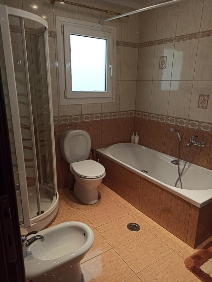 Golden mirror in Kavala Leilighet Eksteriør bilde