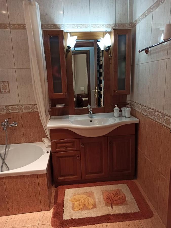 Golden mirror in Kavala Leilighet Eksteriør bilde